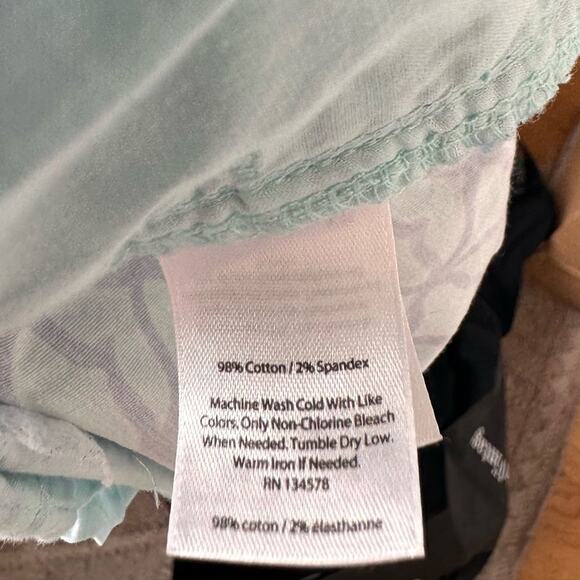 Vineyard Vines Women's Whale Tail Dayboat Shorts, Size 2 - Picture 5 of 5